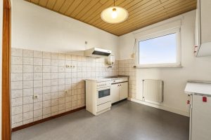 Immobilienangebot - Hürth - Alle - Immobilie mit schön angelegtem Garten und gut aufgeteilten Räumlichkeiten mit der Möglichkeit zum Mehrgenerationenwohnen.