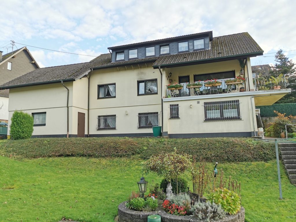 Immobilienangebot - Gummersbach / Bernberg - Alle - ***Großzügiges Wohnhaus mit Potenzial für Einliegerwohnung in Gummersbach-Bernberg!***