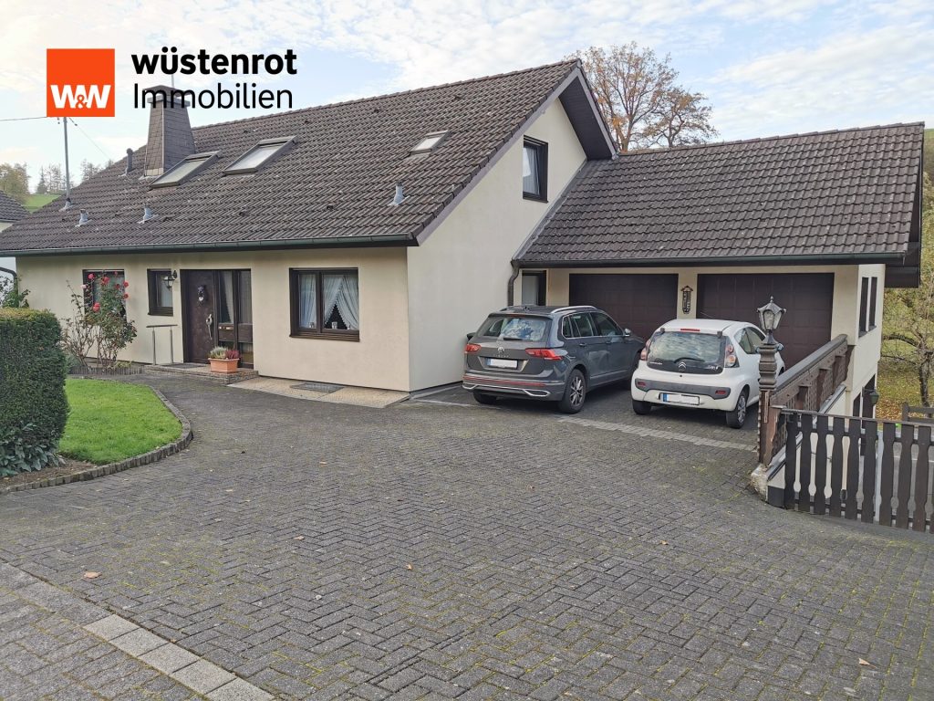 Immobilienangebot - Gummersbach / Bernberg - Alle - ***Großzügiges Wohnhaus mit Potenzial für Einliegerwohnung in Gummersbach-Bernberg!***