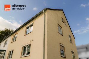 Immobilienangebot - Selb - Alle - Gepflegte und familienfreundliche Doppelhaushälfte in verkehrsberuhigter Lage von Selb.