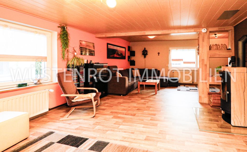 Immobilienangebot - Marktredwitz / Wölsauerhammer - Alle - Raus aus der Stadt? Ihr neues Familienidyll erwartet Sie!