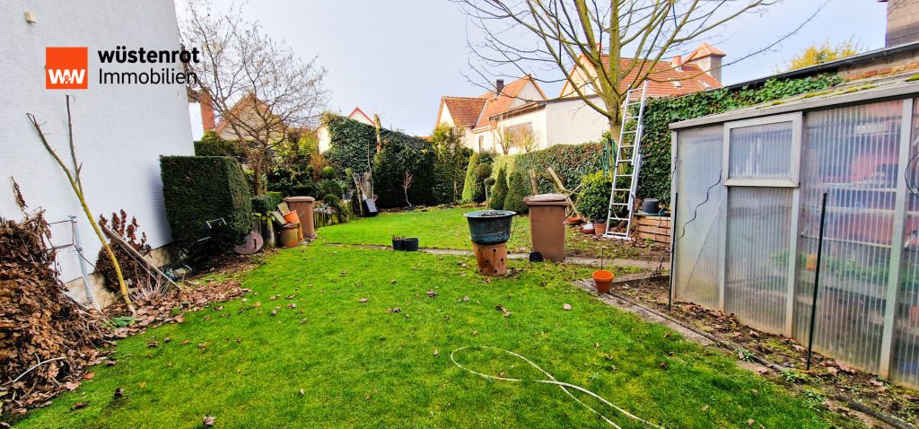 Immobilienangebot - Karben - Alle - Freistehendes Zweifamilienhaus mit großem Gartengrundstück und vielen Extras