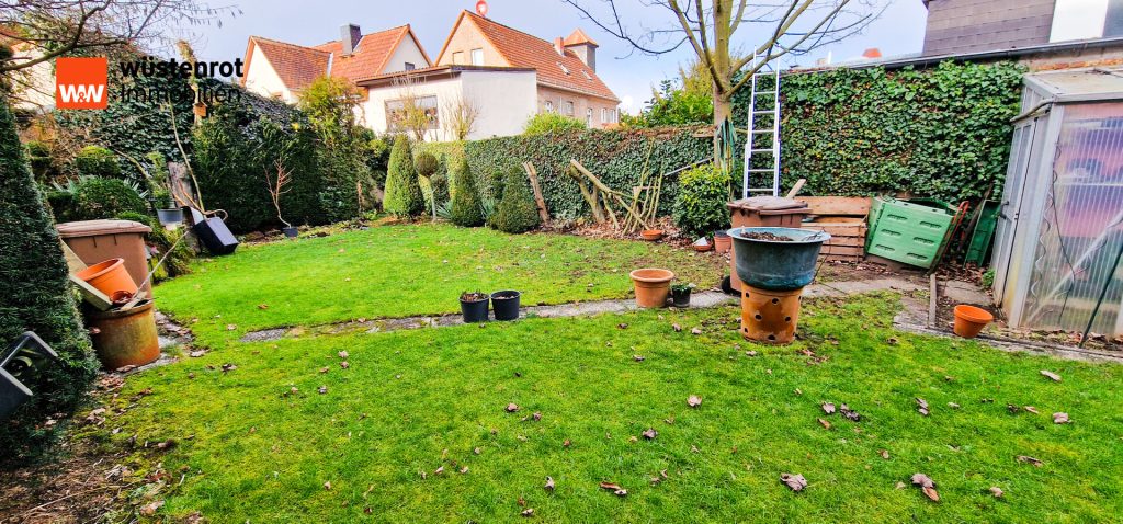 Immobilienangebot - Karben - Alle - Freistehendes Zweifamilienhaus mit großem Gartengrundstück und vielen Extras