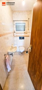 Immobilienangebot - Karben - Alle - Freistehendes Zweifamilienhaus mit großem Gartengrundstück und vielen Extras