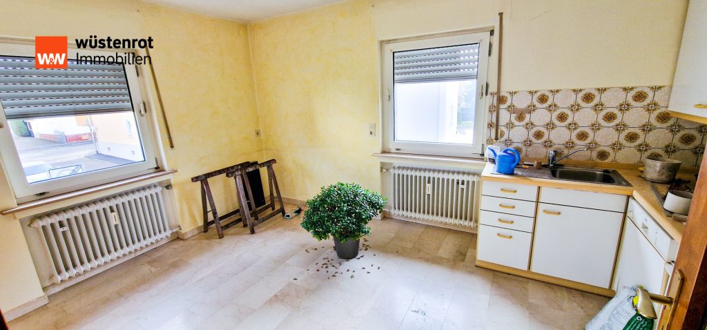 Immobilienangebot - Karben - Alle - Freistehendes Zweifamilienhaus mit großem Gartengrundstück und vielen Extras
