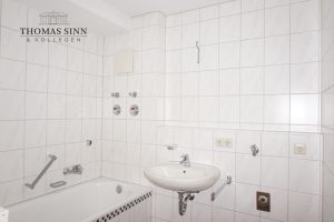 Immobilienangebot - Neuenstadt am Kocher - Alle - GROßZÜGIGE 3,5-ZIMMER-DG-MAISONETTE-WOHNUNG MIT BALKON UND TIEFGARAGENSTELLPLATZ - SOFORT FREI!