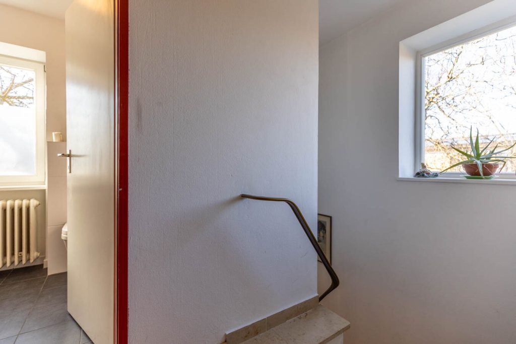 Immobilienangebot - Seefeld - Alle - Erbbaurecht: Sonniges, energetisch saniertes Doppelhaus mit sehr großem Garten