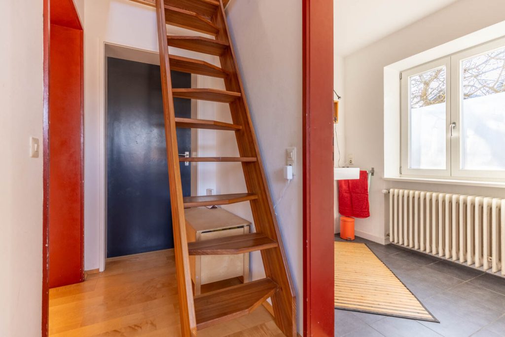 Immobilienangebot - Seefeld - Alle - Erbbaurecht: Sonniges, energetisch saniertes Doppelhaus mit sehr großem Garten