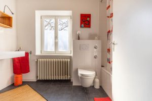 Immobilienangebot - Seefeld - Alle - Erbbaurecht: Sonniges, energetisch saniertes Doppelhaus mit sehr großem Garten
