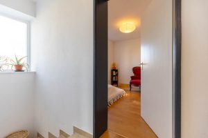 Immobilienangebot - Seefeld - Alle - Erbbaurecht: Sonniges, energetisch saniertes Doppelhaus mit sehr großem Garten