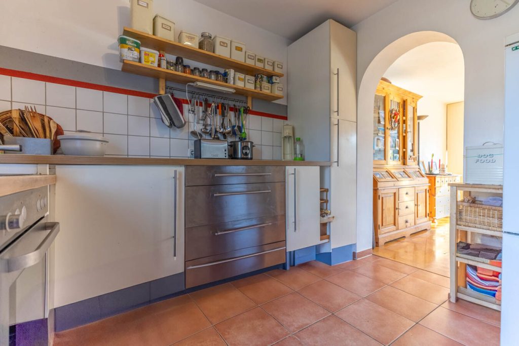 Immobilienangebot - Seefeld - Alle - Erbbaurecht: Sonniges, energetisch saniertes Doppelhaus mit sehr großem Garten