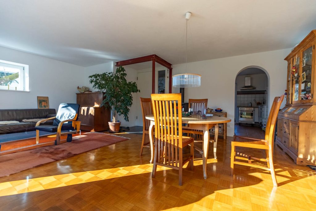 Immobilienangebot - Seefeld - Alle - Erbbaurecht: Sonniges, energetisch saniertes Doppelhaus mit sehr großem Garten