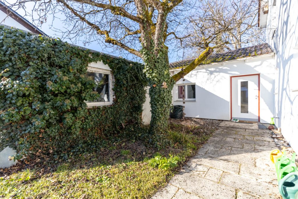 Immobilienangebot - Seefeld - Alle - Erbbaurecht: Sonniges, energetisch saniertes Doppelhaus mit sehr großem Garten