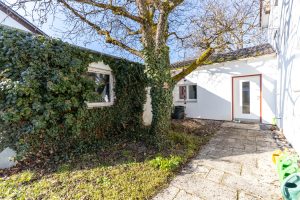 Immobilienangebot - Seefeld - Alle - Erbbaurecht: Sonniges, energetisch saniertes Doppelhaus mit sehr großem Garten
