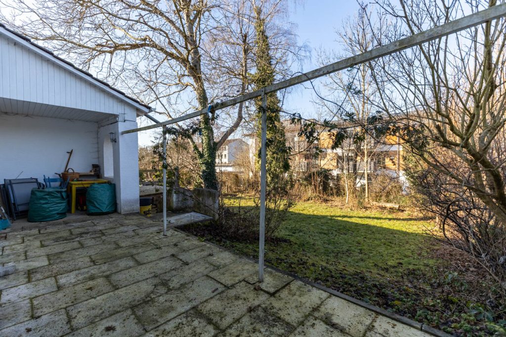 Immobilienangebot - Seefeld - Alle - Erbbaurecht: Sonniges, energetisch saniertes Doppelhaus mit sehr großem Garten