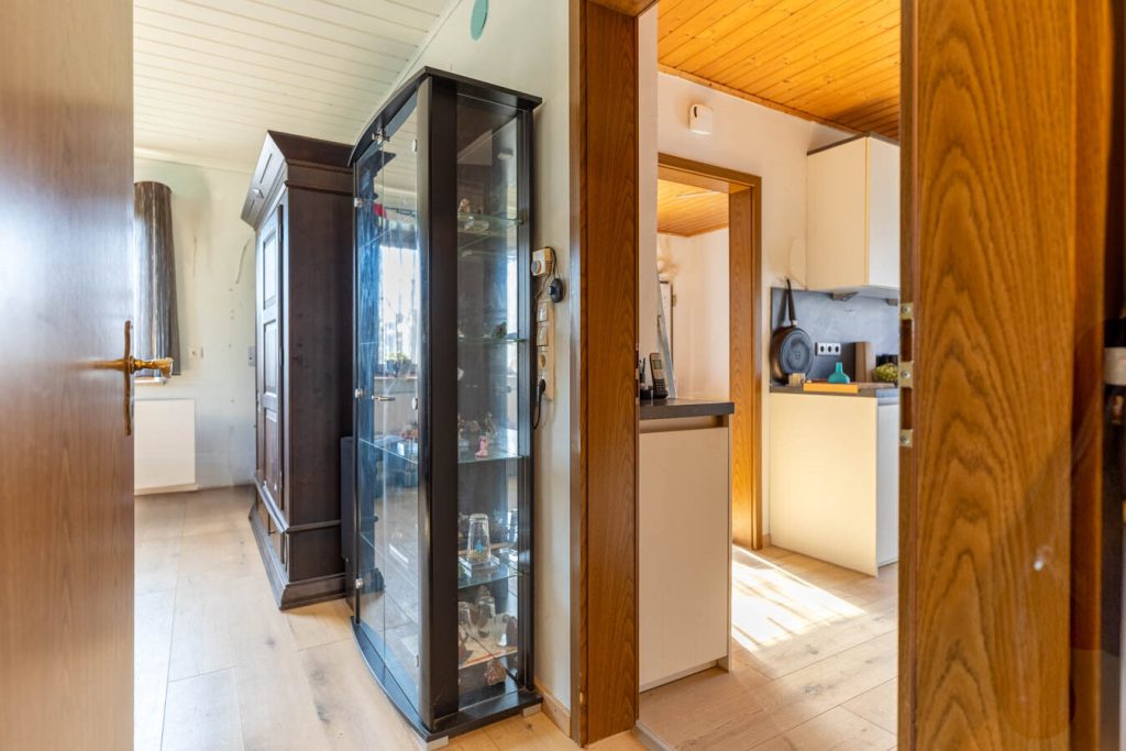 Immobilienangebot - Augsburg - Alle - Verkauf mit Nießbrauch - Vielseitiges EFH / 2 FH mit PV-Anlage