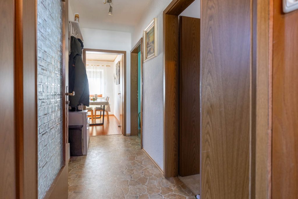 Immobilienangebot - Augsburg - Alle - Verkauf mit Nießbrauch - Vielseitiges EFH / 2 FH mit PV-Anlage