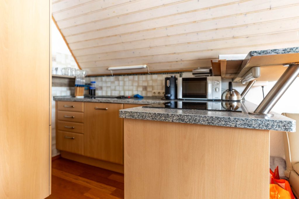 Immobilienangebot - Augsburg - Alle - Verkauf mit Nießbrauch - Vielseitiges EFH / 2 FH mit PV-Anlage