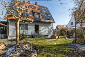 Immobilienangebot - Augsburg - Alle - Verkauf mit Nießbrauch - Vielseitiges EFH / 2 FH mit PV-Anlage