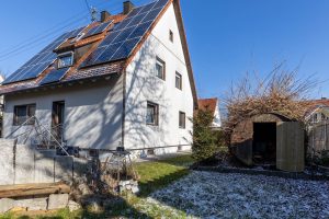 Immobilienangebot - Augsburg - Alle - Verkauf mit Nießbrauch - Vielseitiges EFH / 2 FH mit PV-Anlage