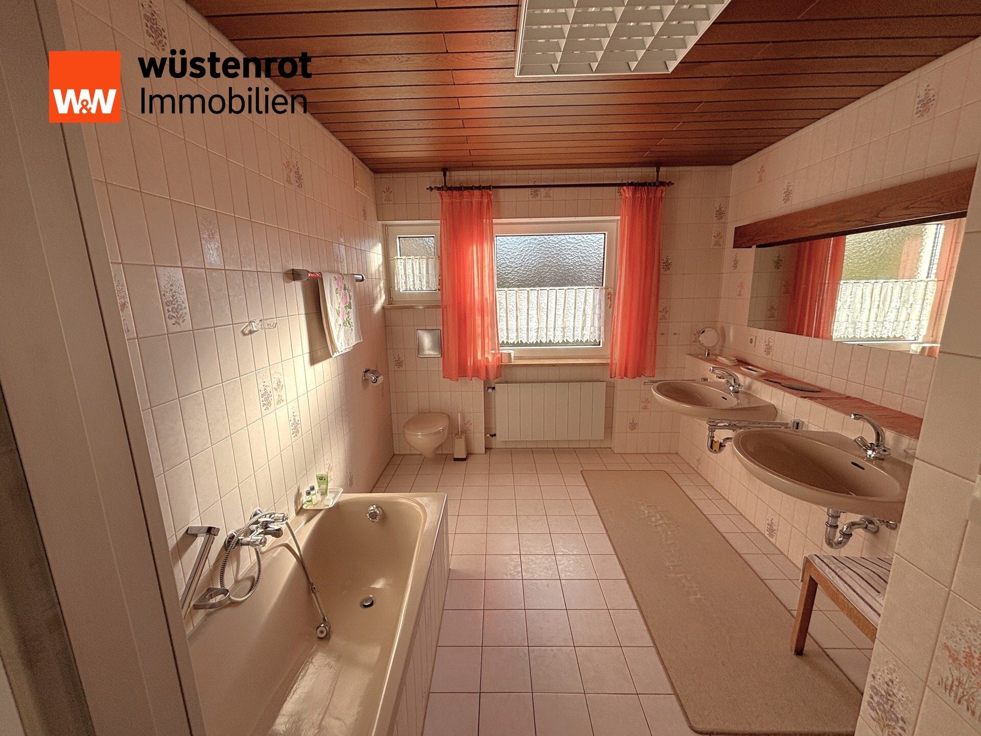 Immobilienangebot - Happurg / Kainsbach - Alle - Die Belohnung für langes Suchen!
7 Zimmer - 240 m² - Pool - Sauna - Traumlage