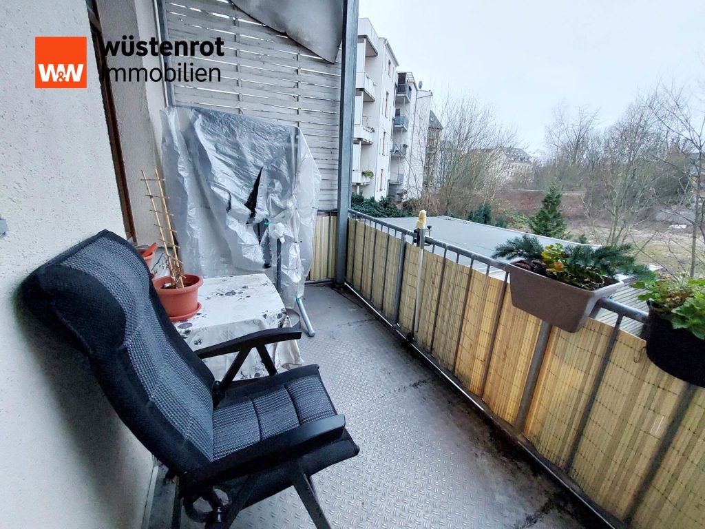 Immobilienangebot - Chemnitz - Alle - Schöne 3-Raum-Eigentumswohnung im 1. OG in Altbau, mit 2 Balkonen & 1 STP in Chemnitz-Sonnenberg