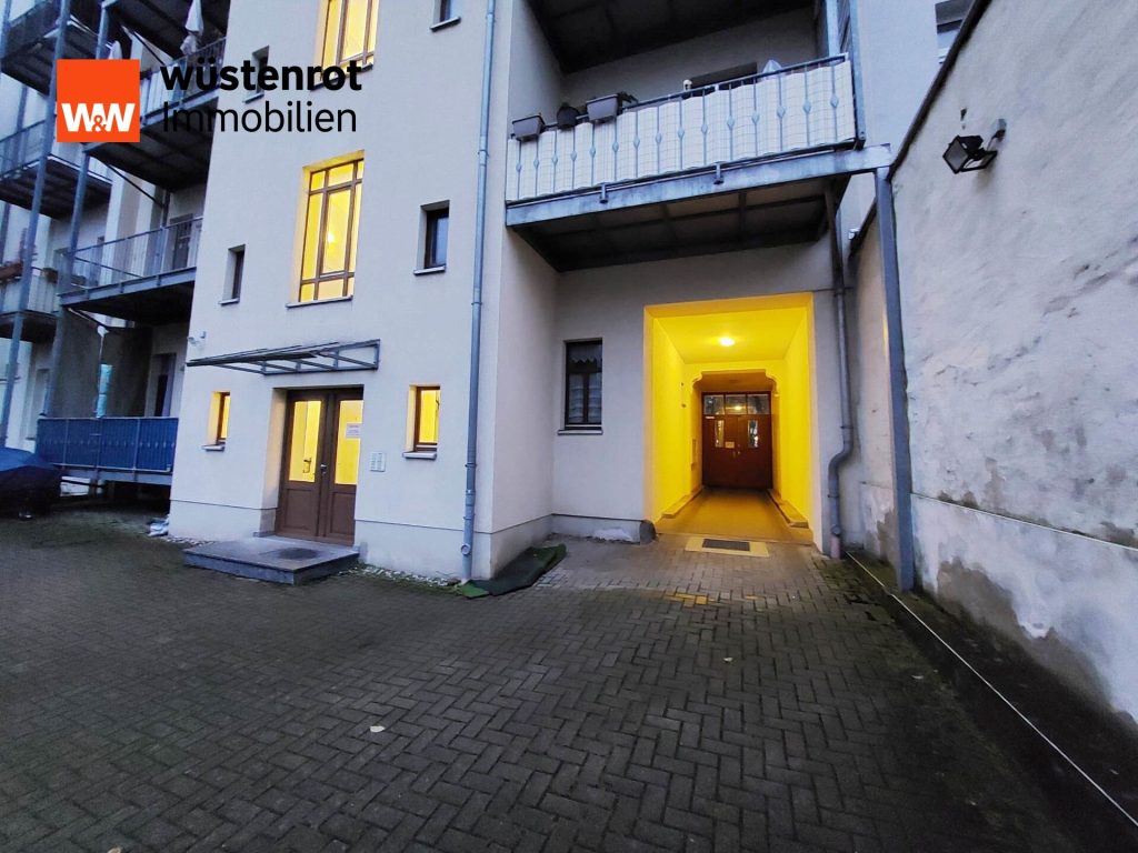 Immobilienangebot - Chemnitz - Alle - Schöne 3-Raum-Eigentumswohnung im 1. OG in Altbau, mit 2 Balkonen & 1 STP in Chemnitz-Sonnenberg