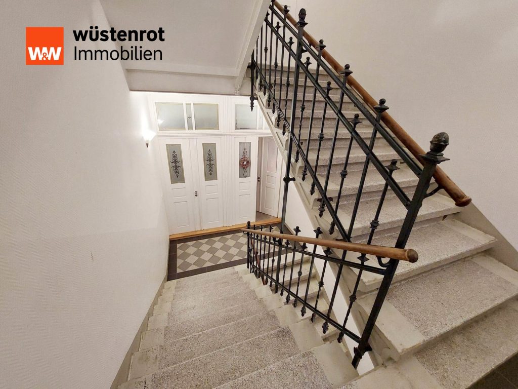 Immobilienangebot - Chemnitz - Alle - Schöne 3-Raum-Eigentumswohnung im 1. OG in Altbau, mit 2 Balkonen & 1 STP in Chemnitz-Sonnenberg