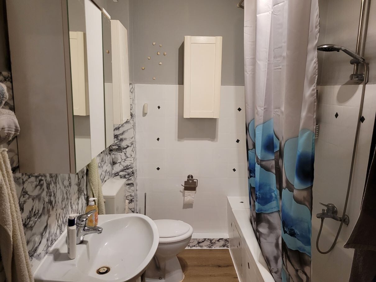 Immobilienangebot - Neumünster - Alle - Gut geschnittene, vermietete ETW mit Fernwärme und Balkon in zentraler Lage von Neumünster