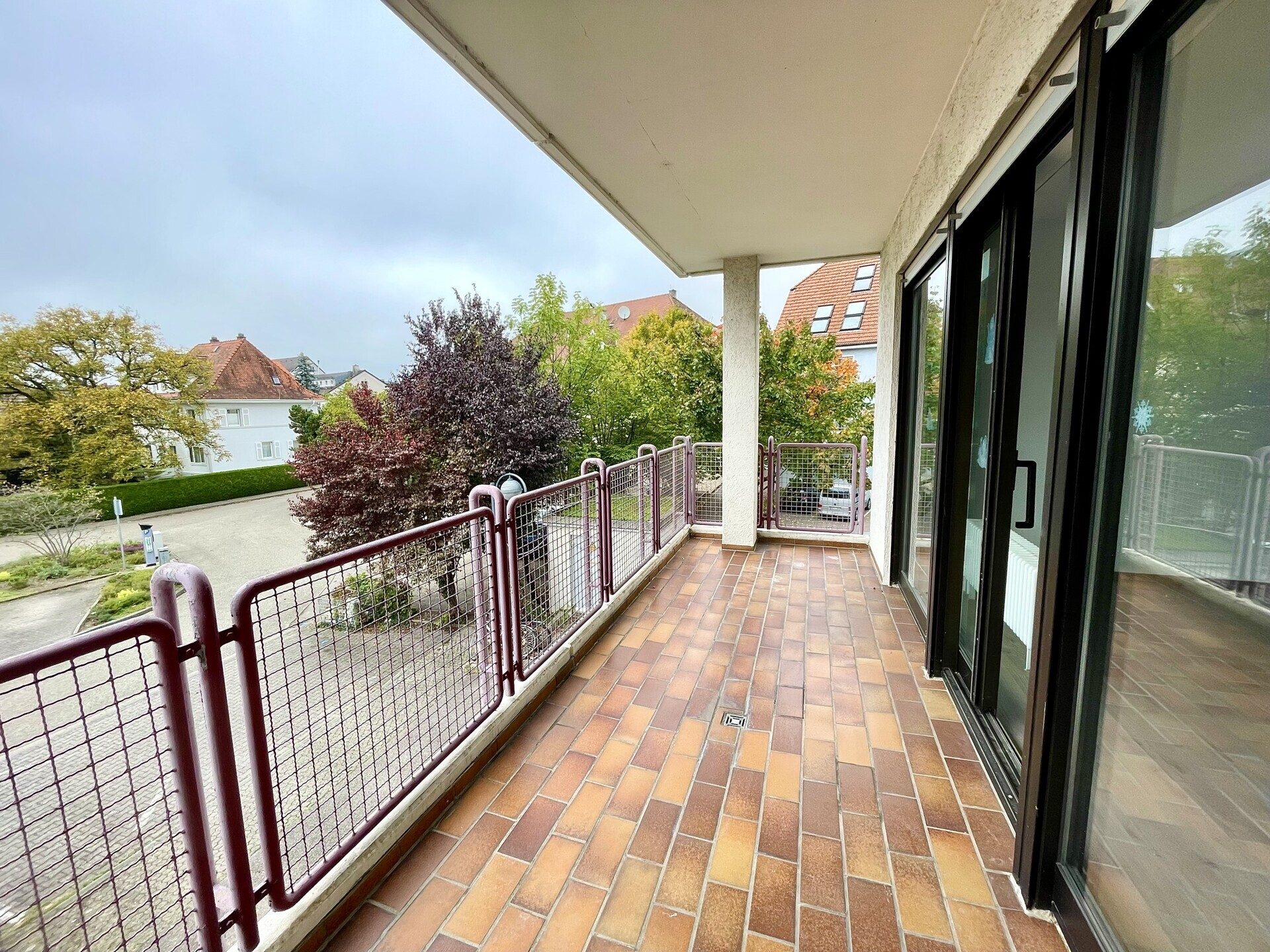 Immobilienangebot - Achern - Alle - *NEU RENOVIERTE 4 Zimmerwohnung in zentraler Lage in Achern! Geräumig mit 2 Balkone, KFZ-Stellplatz*