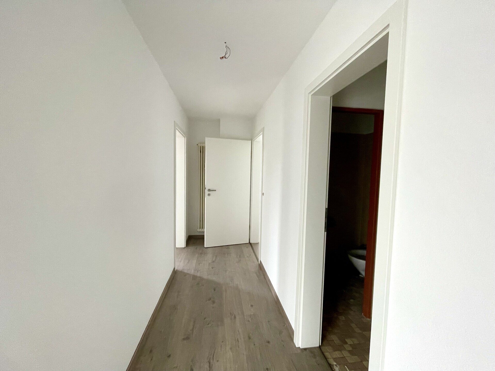 Immobilienangebot - Achern - Alle - *NEU RENOVIERTE 4 Zimmerwohnung in zentraler Lage in Achern! Geräumig mit 2 Balkone, KFZ-Stellplatz*