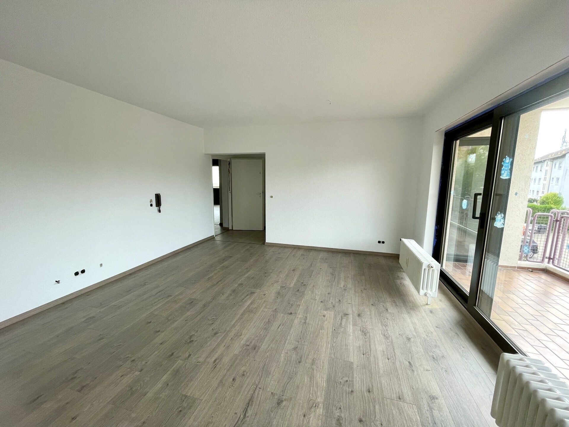 Immobilienangebot - Achern - Alle - *NEU RENOVIERTE 4 Zimmerwohnung in zentraler Lage in Achern! Geräumig mit 2 Balkone, KFZ-Stellplatz*