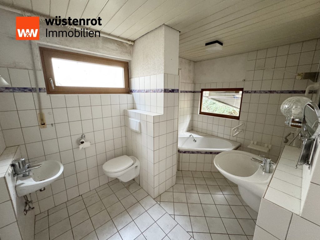 Immobilienangebot - Bad Kreuznach - Alle - +++BAD KREUZNACH AGNESIENBERG: SANIERUNGSBEDÜRFTIGES EINFAMILIENHAUS IN TOP LAGE+++
