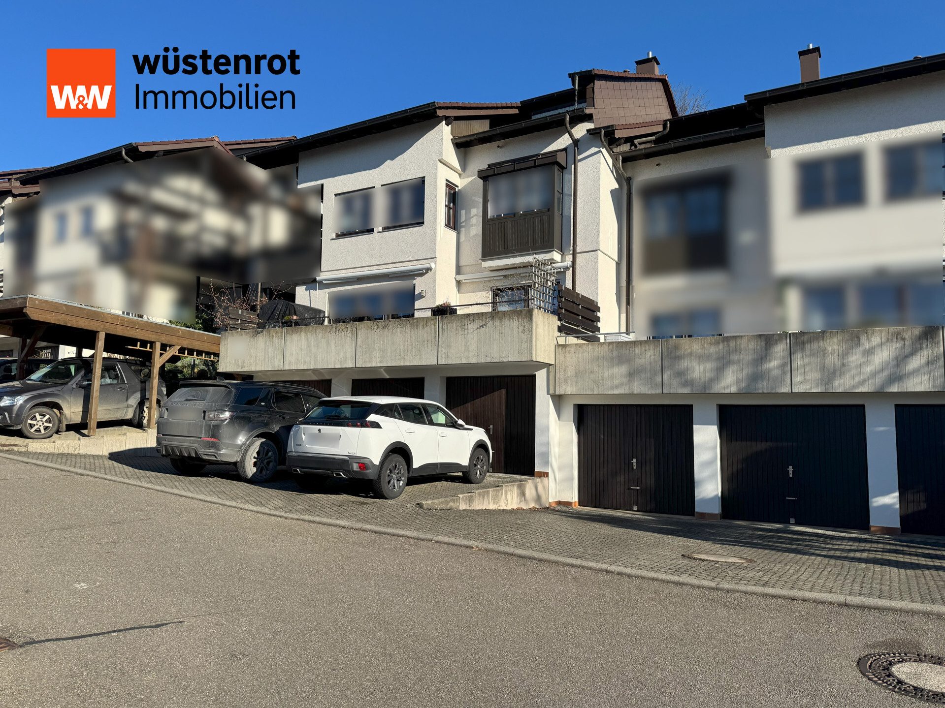 Immobilienangebot - Eningen unter Achalm - Alle - Charmante Dachgeschosswohnung mit separatem Eingang, Garage und Etagenheizung.