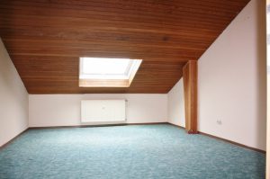Immobilienangebot - Durach / Miesenbach - Alle - 3,5 - Zimmer - Maisonettewohnung mit Einzelgaragenstellplatz in Durach-Oberkottern