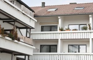 Immobilienangebot - Durach / Miesenbach - Alle - 3,5 - Zimmer - Maisonettewohnung mit Einzelgaragenstellplatz in Durach-Oberkottern