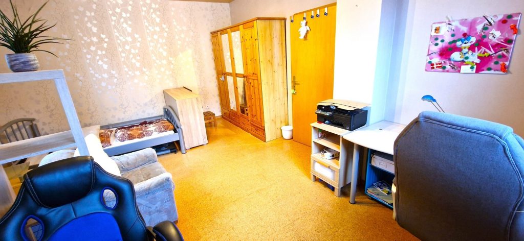 Immobilienangebot - Alsheim - Alle - Großes Einfamilienhaus mit Potenzial für zwei Generationen