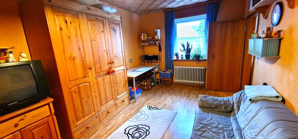 Immobilienangebot - Alsheim - Alle - Großes Einfamilienhaus mit Potenzial für zwei Generationen