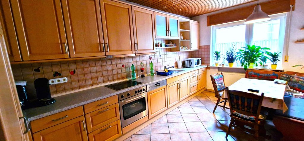 Immobilienangebot - Alsheim - Alle - Großes Einfamilienhaus mit Potenzial für zwei Generationen