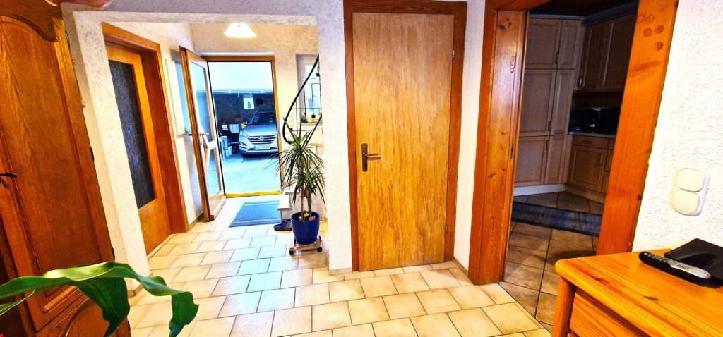 Immobilienangebot - Alsheim - Alle - Großes Einfamilienhaus mit Potenzial für zwei Generationen