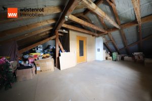 Immobilienangebot - Hüttisheim / Humlangen - Alle - Attraktive Doppelhaushälfte in einer schönen und familienfreundlichen Wohnlage von Hüttisheim!