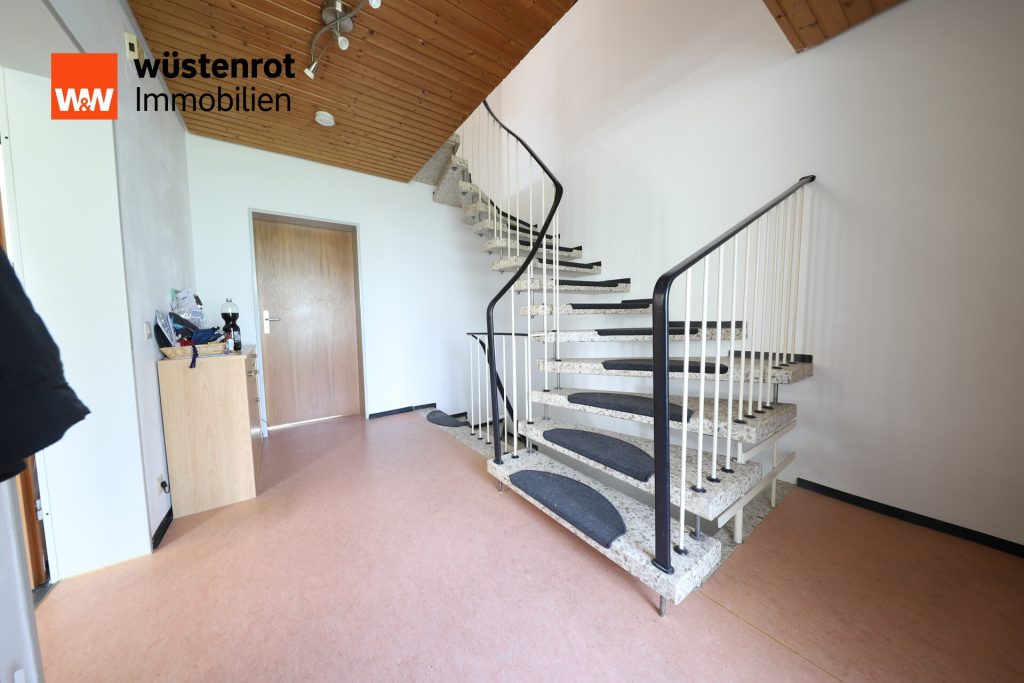 Immobilienangebot - Hüttisheim / Humlangen - Alle - Attraktive Doppelhaushälfte in einer schönen und familienfreundlichen Wohnlage von Hüttisheim!