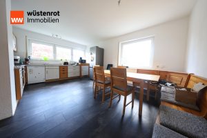 Immobilienangebot - Hüttisheim / Humlangen - Alle - Attraktive Doppelhaushälfte in einer schönen und familienfreundlichen Wohnlage von Hüttisheim!