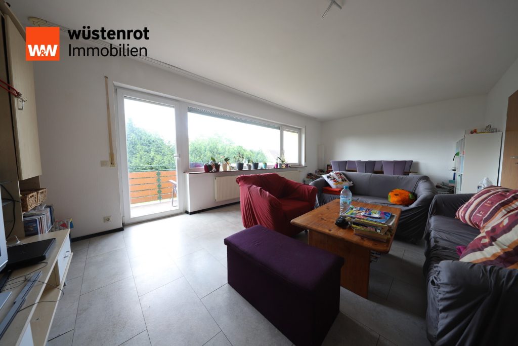 Immobilienangebot - Hüttisheim / Humlangen - Alle - Attraktive Doppelhaushälfte in einer schönen und familienfreundlichen Wohnlage von Hüttisheim!