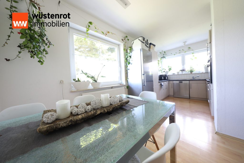 Immobilienangebot - Hüttisheim / Humlangen - Alle - Familiengerechte Doppelhaushälfte in einer schönen und familienfreundlichen Wohnlage von Hüttisheim!