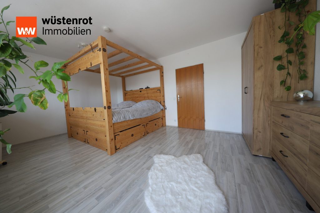 Immobilienangebot - Hüttisheim / Humlangen - Alle - Familiengerechte Doppelhaushälfte in einer schönen und familienfreundlichen Wohnlage von Hüttisheim!