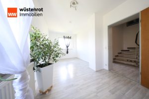 Immobilienangebot - Hüttisheim / Humlangen - Alle - Familiengerechte Doppelhaushälfte in einer schönen und familienfreundlichen Wohnlage von Hüttisheim!