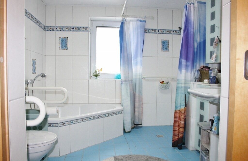 Immobilienangebot - Markt Rettenbach / Eutenhausen - Alle - Großzügige, behindertengerechte Doppelhaushälfte mit Garten und Garage