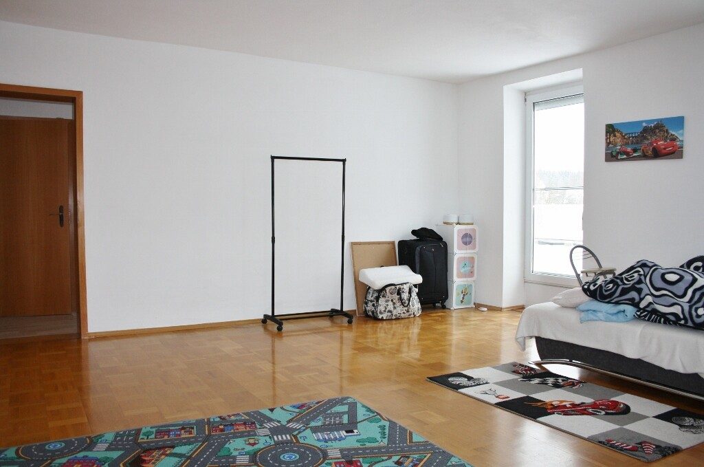Immobilienangebot - Markt Rettenbach / Eutenhausen - Alle - Großzügige, behindertengerechte Doppelhaushälfte mit Garten und Garage