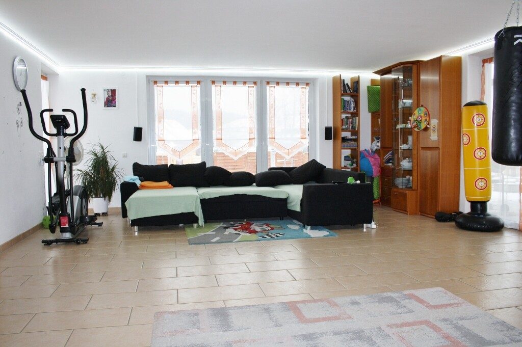 Immobilienangebot - Markt Rettenbach / Eutenhausen - Alle - Großzügige, behindertengerechte Doppelhaushälfte mit Garten und Garage